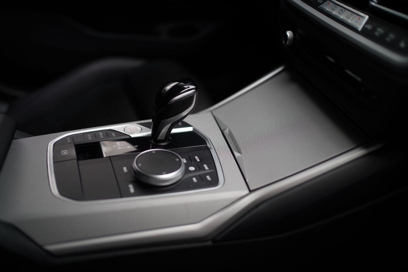 Fahrzeugabbildung BMW 320d Advantage +Teilleder+Live Cockpit Prof.+PDC