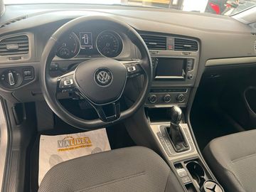 Volkswagen Golf - 10