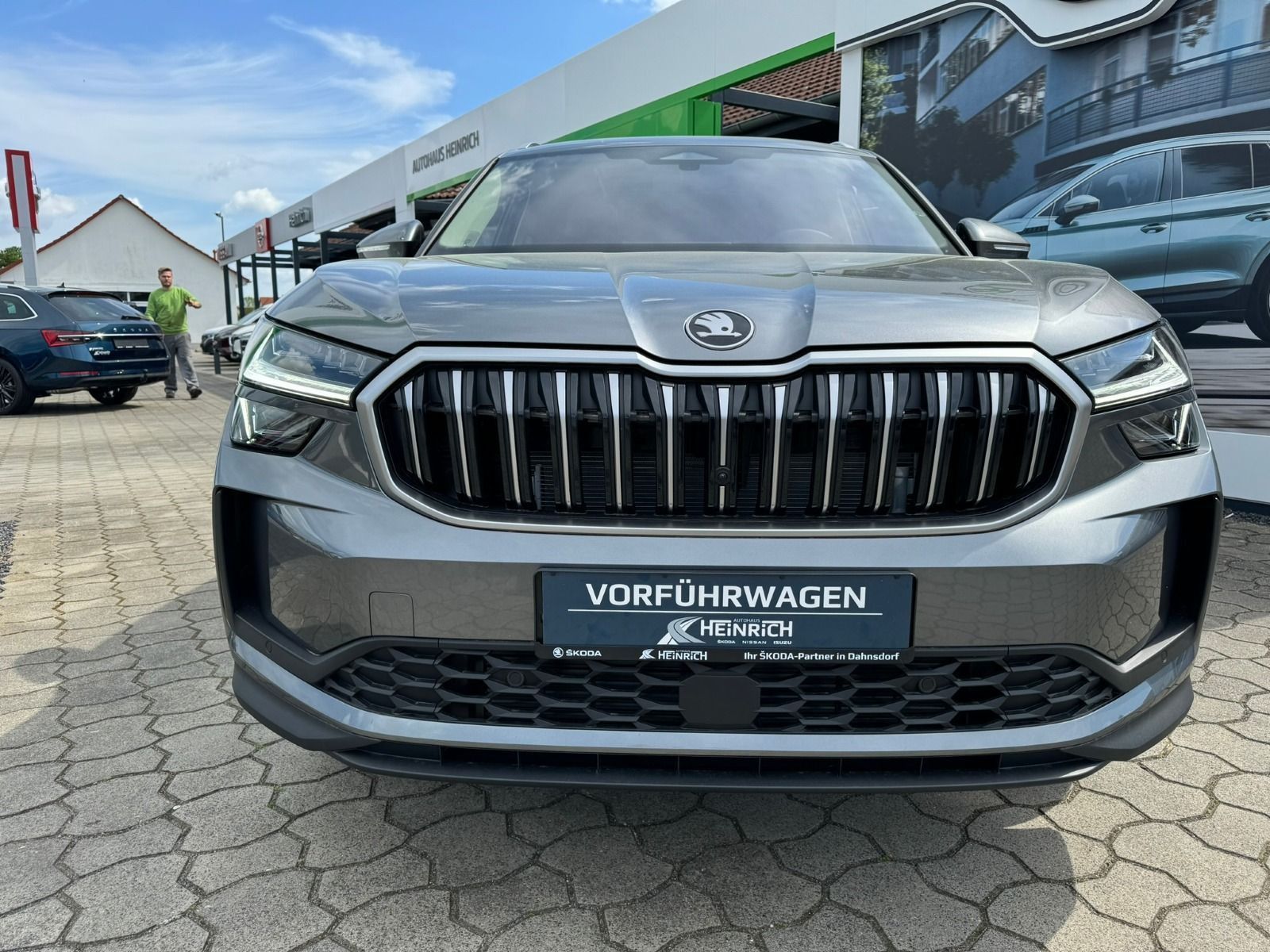 Fahrzeugabbildung SKODA Kodiaq 4x4 TDI DSG*StHz*360°Cam*AHK*Head-Up*Cant