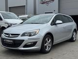 Opel Astra J 1,4 Sports Tourer Edition.AHK .8 fach Be - Opel Astra: Kombi, F