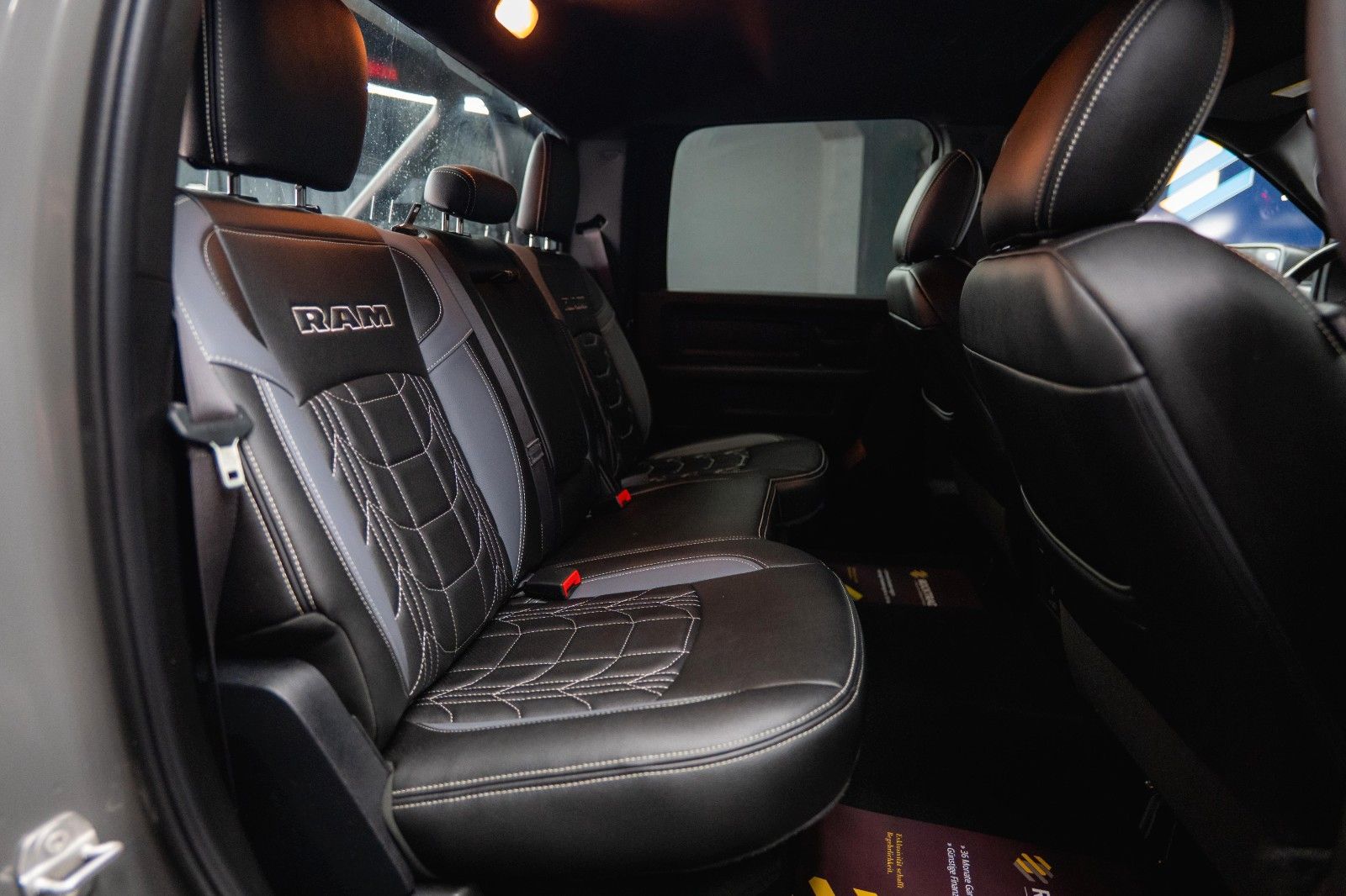 Fahrzeugabbildung Dodge RAM 5.7 V8 HEMI 4x4 OFFROAD Night-Paket *LED*AHK