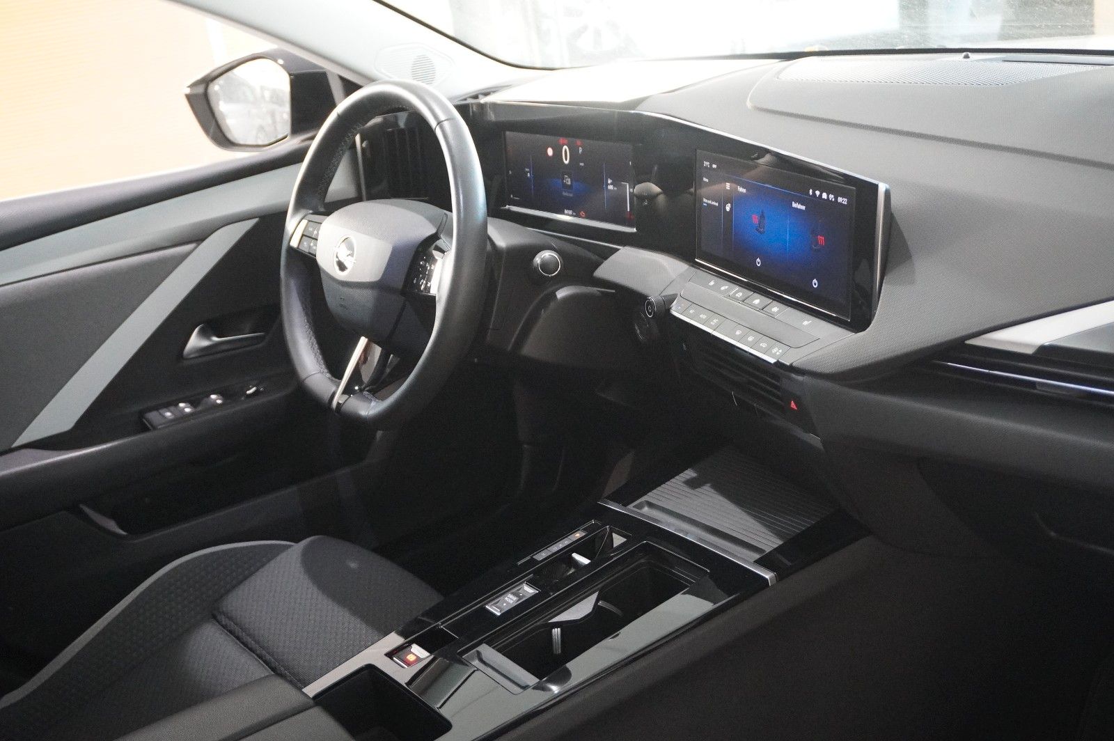 Fahrzeugabbildung Opel Astra L ST 1.5D BUSINESS NAVI/LED/KAMERA/SH/AHK