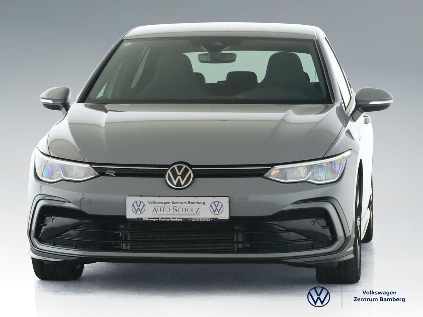Volkswagen Golf VIII 1.5 eTSI R-LINE+DSG+LED+APP+ACC+PDC