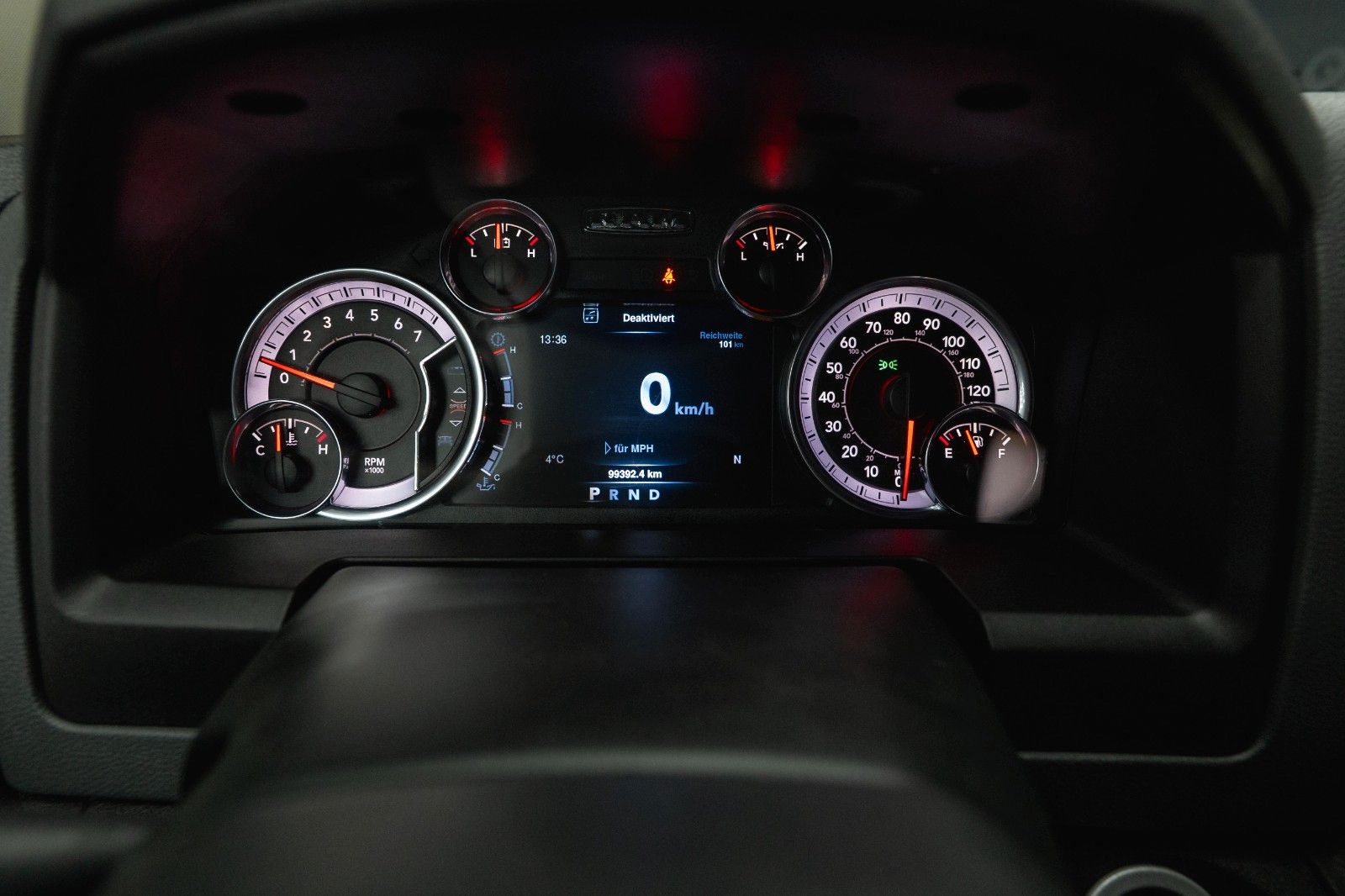 Fahrzeugabbildung Dodge RAM 5.7 V8 HEMI 4x4 OFFROAD Night Edition *19%*