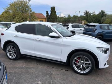 Alfa-Romeo Stelvio - 7