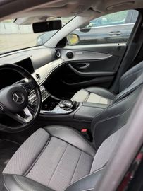 Mercedes E 220 - 8