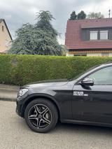 Mercedes-Benz GLC 300 de 4MATIC Autom. - - Mercedes-Benz GLC 300 Hybrid (Diesel/Elektro): Luftfederung