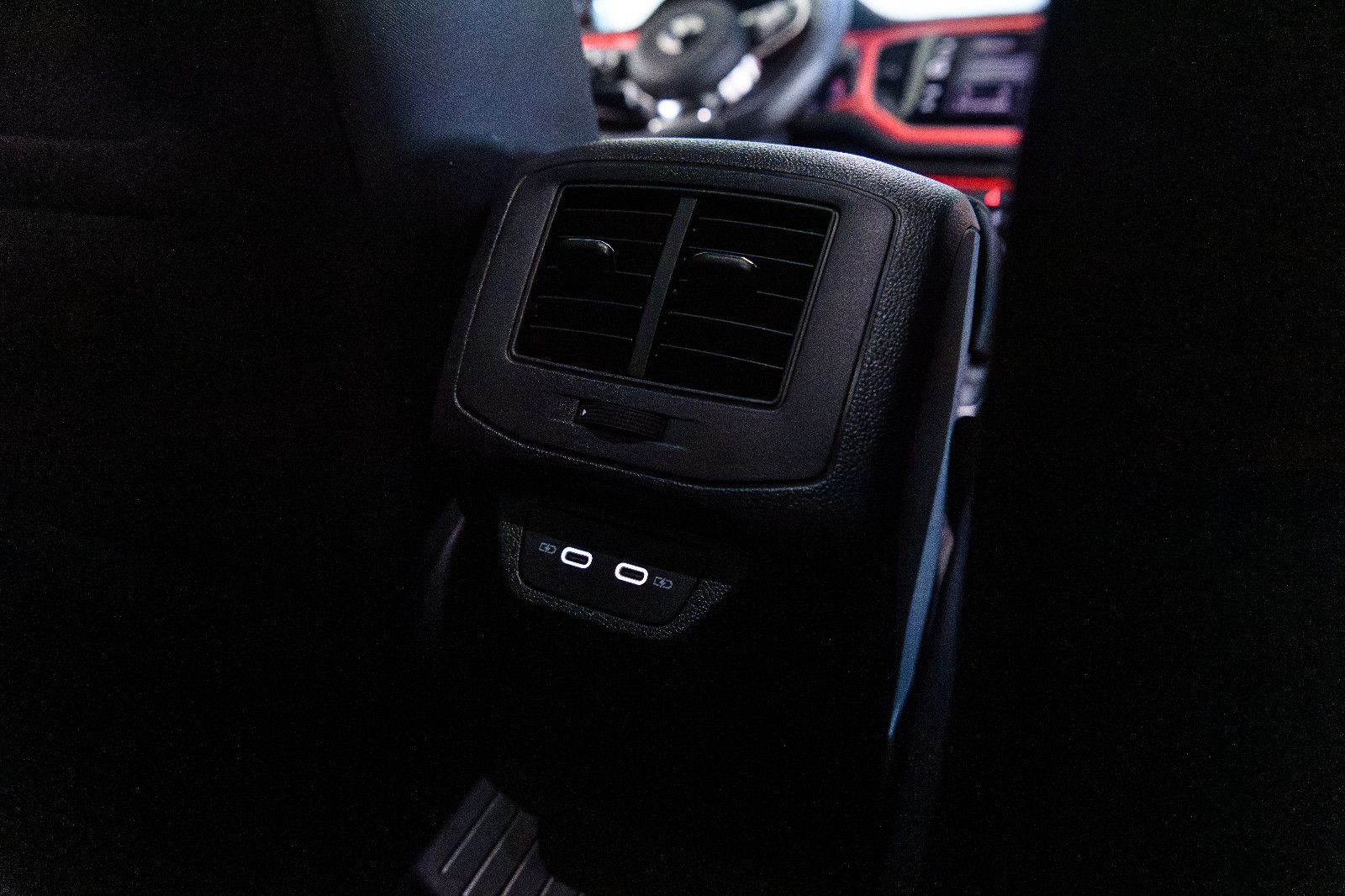 Fahrzeugabbildung Volkswagen T-Roc Sport 1.5 TSI DSG "beats" LED +STANDHZ.