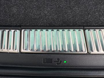 Fahrzeugabbildung SKODA Superb Combi 2.0 TSI L&K 4x4 DSG Pano AHK uvm