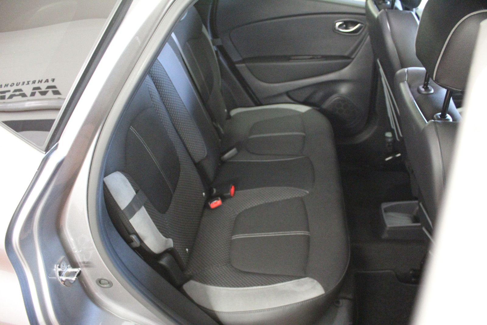 Fahrzeugabbildung Renault Captur TCe 150 EDC GPF Bose Edition