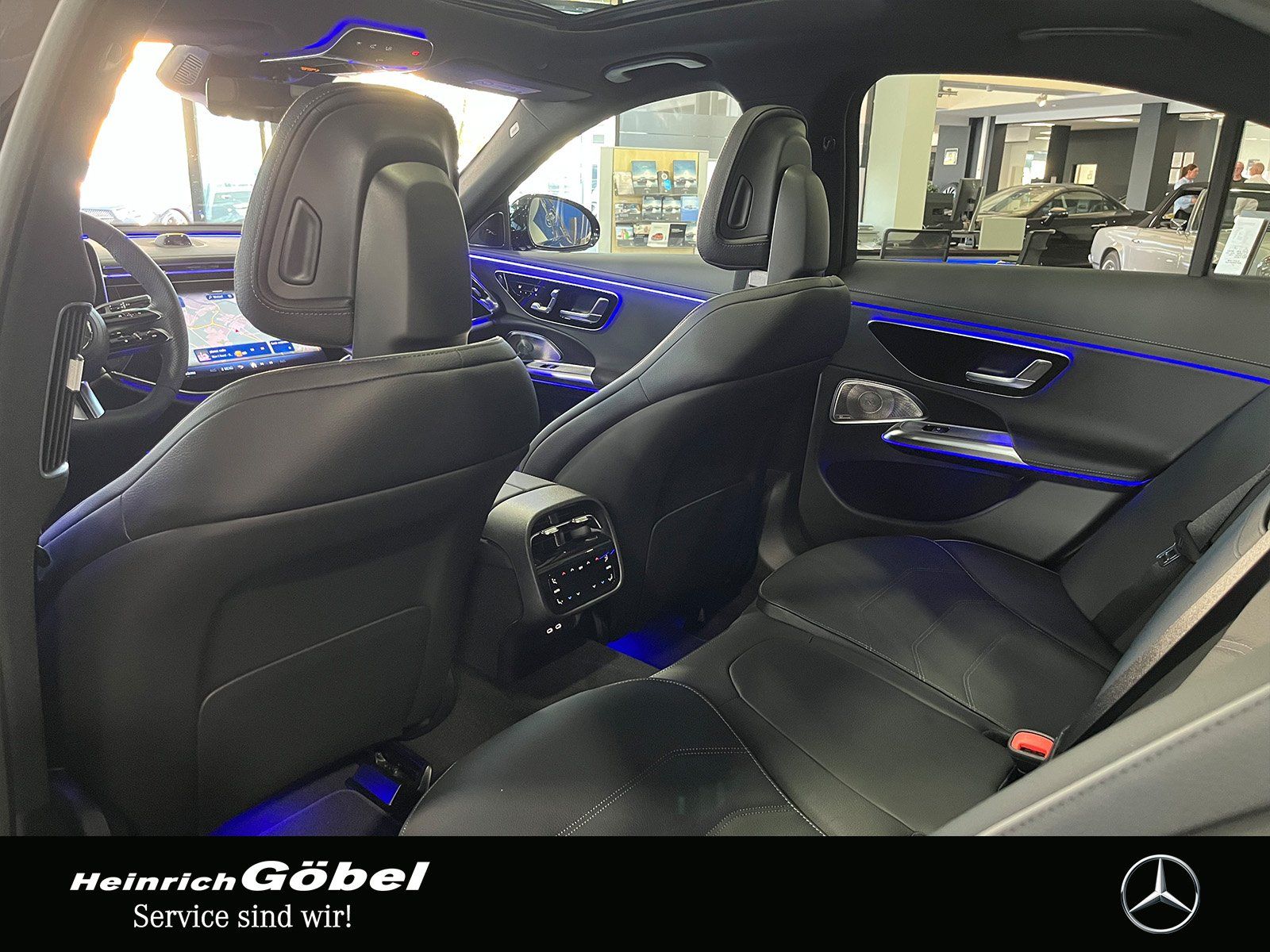 Fahrzeugabbildung Mercedes-Benz E 450 d AMG+PANO+DIGITAL-L+SUPERSCREEN+AIRMATIC