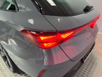 Fahrzeugbestand 28 Cupra Leon Sportstourer 1.5 AHK Panodach Kamera