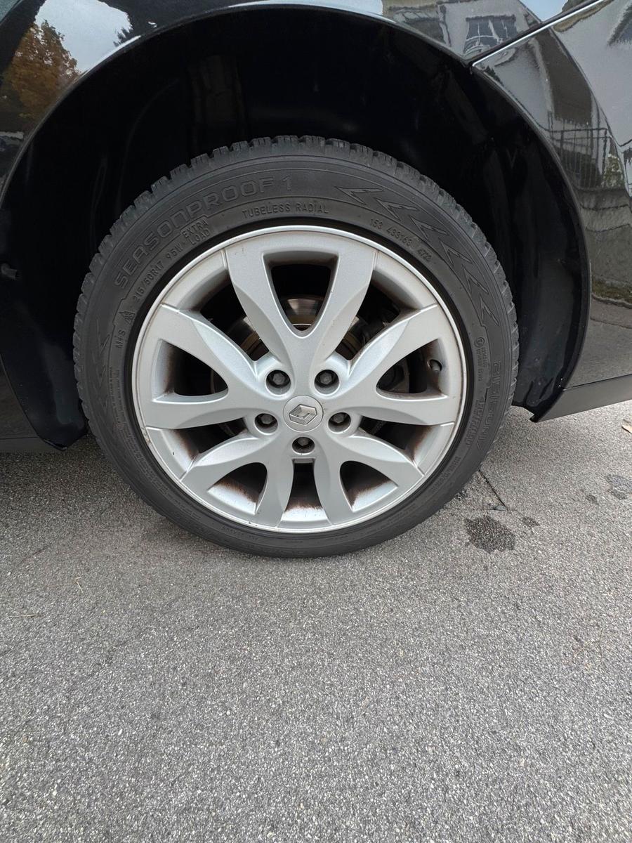 Renault Laguna 2009 — photo 10
