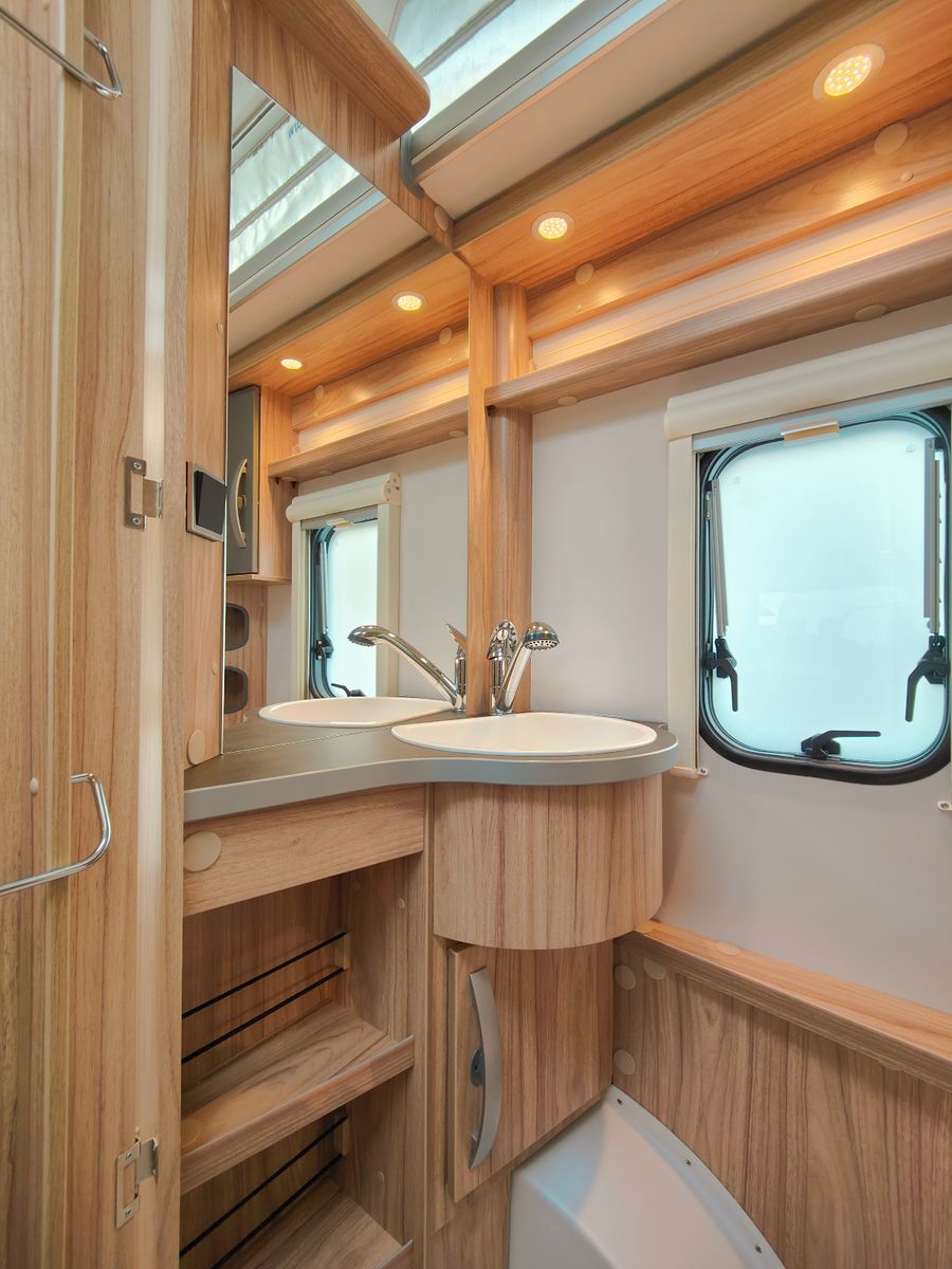 Fahrzeugabbildung HYMER / ERIBA / HYMERCAR Feeling 442 - 6.824€ Sparen!!!