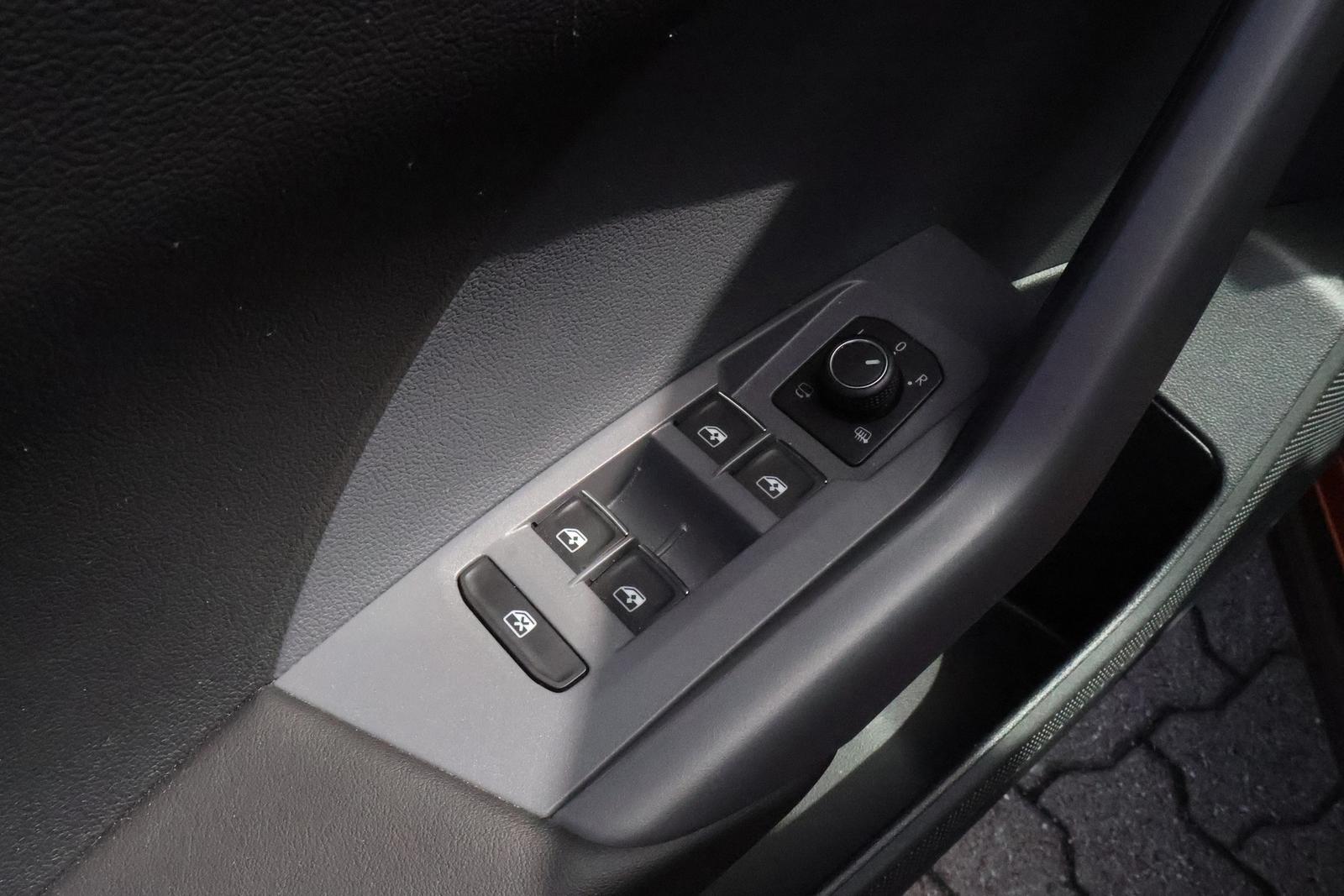 Volkswagen T-Cross 1.0 Basis Navi Tempomat Sitzheizung PDC