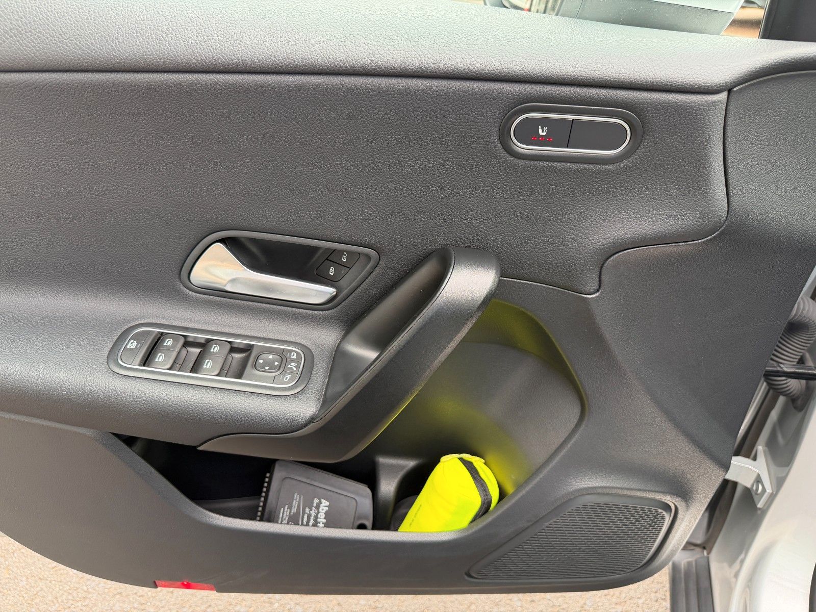 Fahrzeugabbildung Mercedes-Benz A 200 AHK+LED+Carplay+R-Kamera+SHZ+IHC