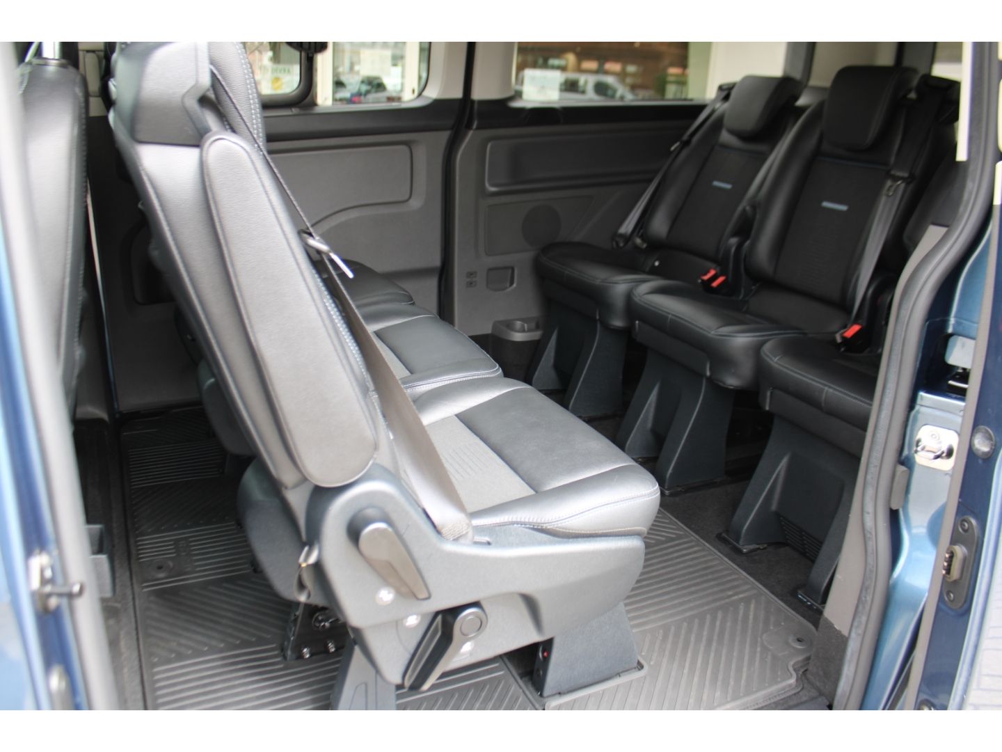 FORD Tourneo Custom 320 Titanium X 2.0 TDCi L2 Active - Image 8