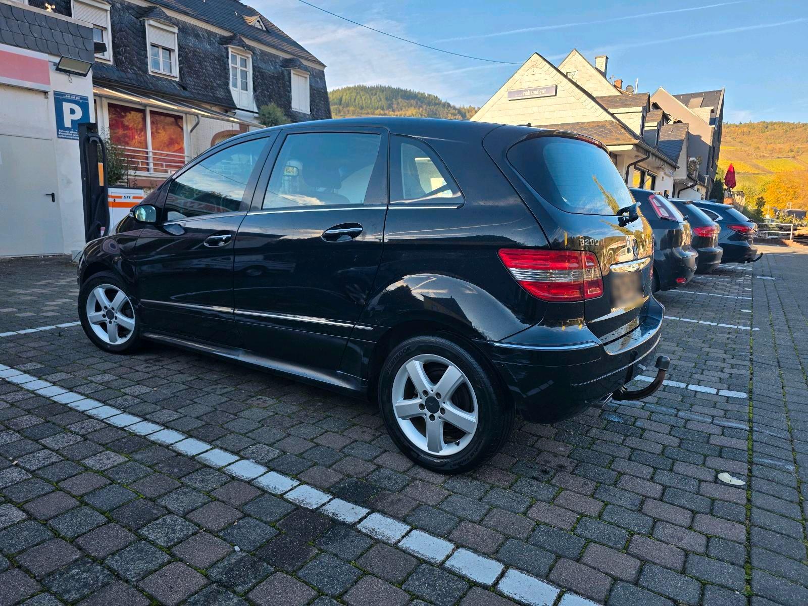 Mercedes-Benz B 200