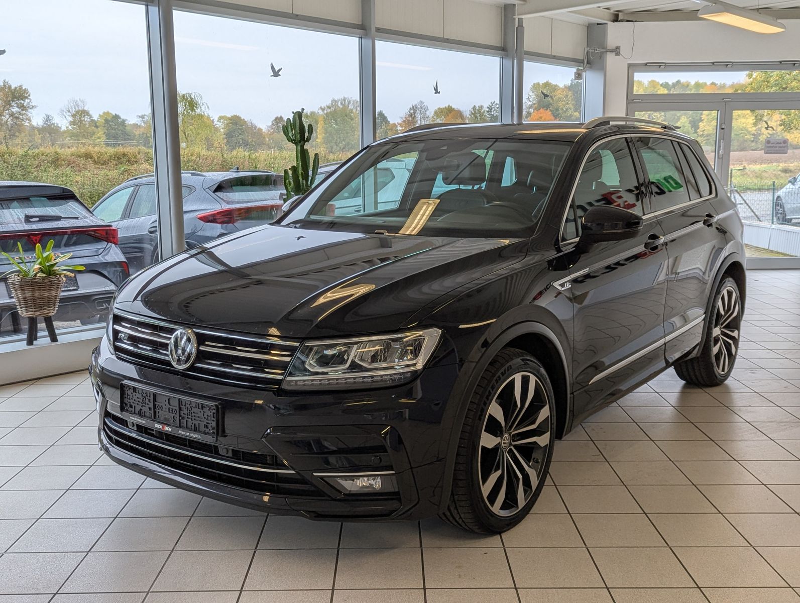VW Tiguan 2.0 TDI DSG 4M 2x R-Line Pano HUD AHK 20" - Image 3