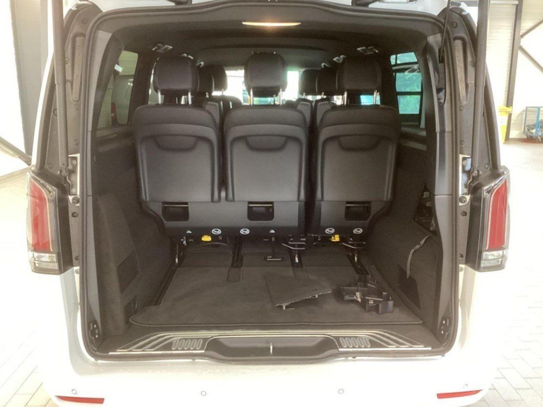 Fahrzeugabbildung Mercedes-Benz V 300 d XL Avantgarde AIRMATIC 8-Sitz AHK DISTRO