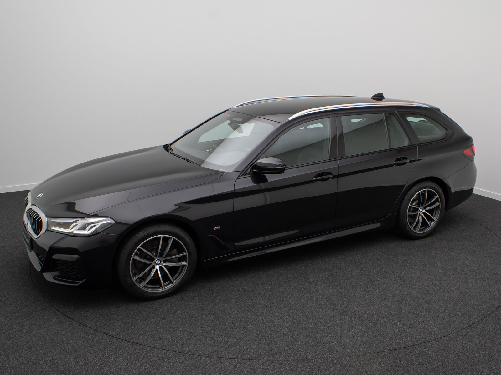 Fahrzeugabbildung BMW 520d xD M Sport Kamera DAB HiFi Lenkrhzg Komfort