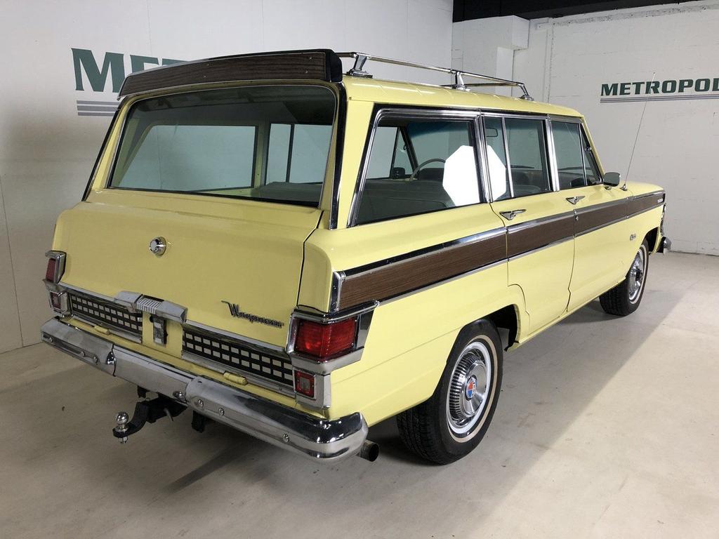 Jeep Wagoneer
