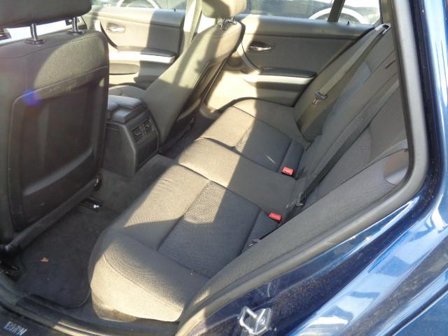 BMW 318 2011 — photo 10