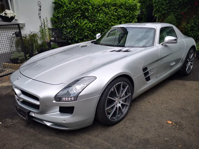 Mercedes-Benz SLS AMG 6.3 V8 -