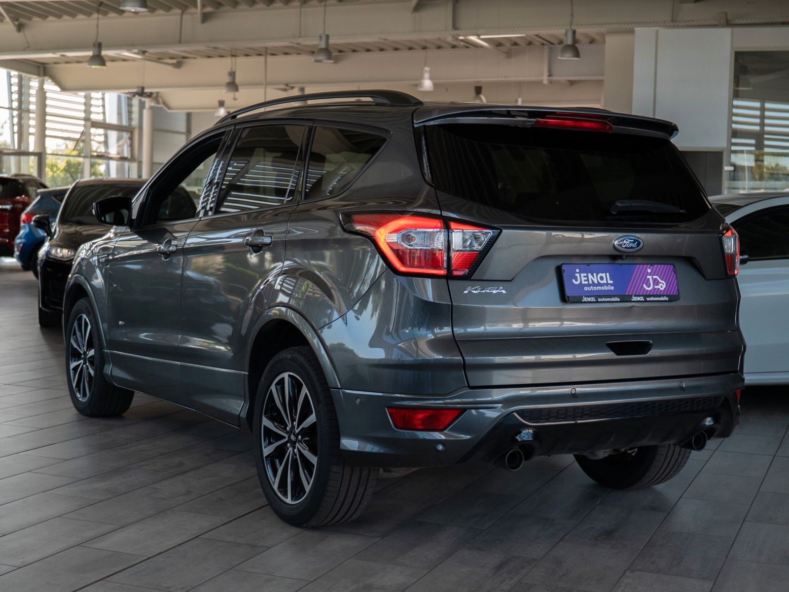 Fahrzeugabbildung Ford Kuga ST-Line AUTOM./ALLRAD/WINTER-P./NAVI