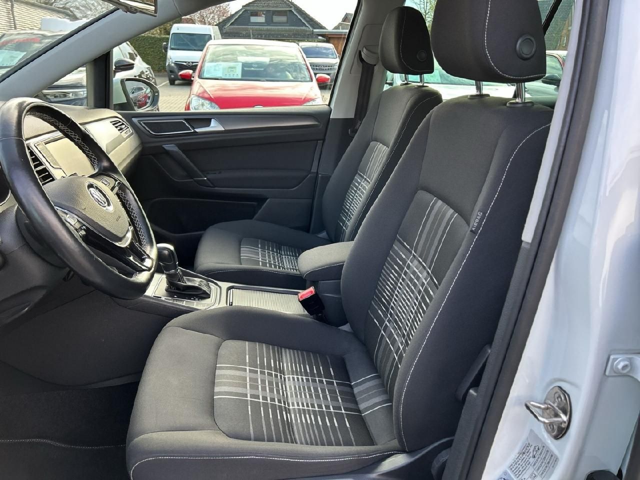 Fahrzeugabbildung Volkswagen Golf Sportsvan VII Lounge BMT/Start-Stopp