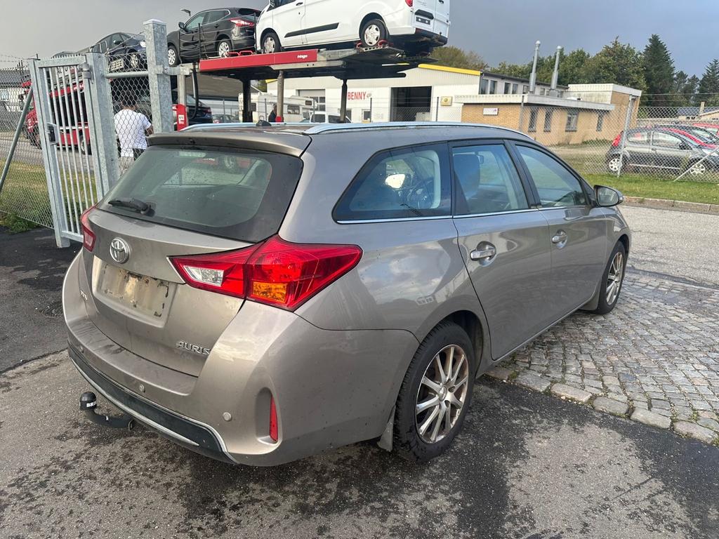 Toyota Auris Touring Sports