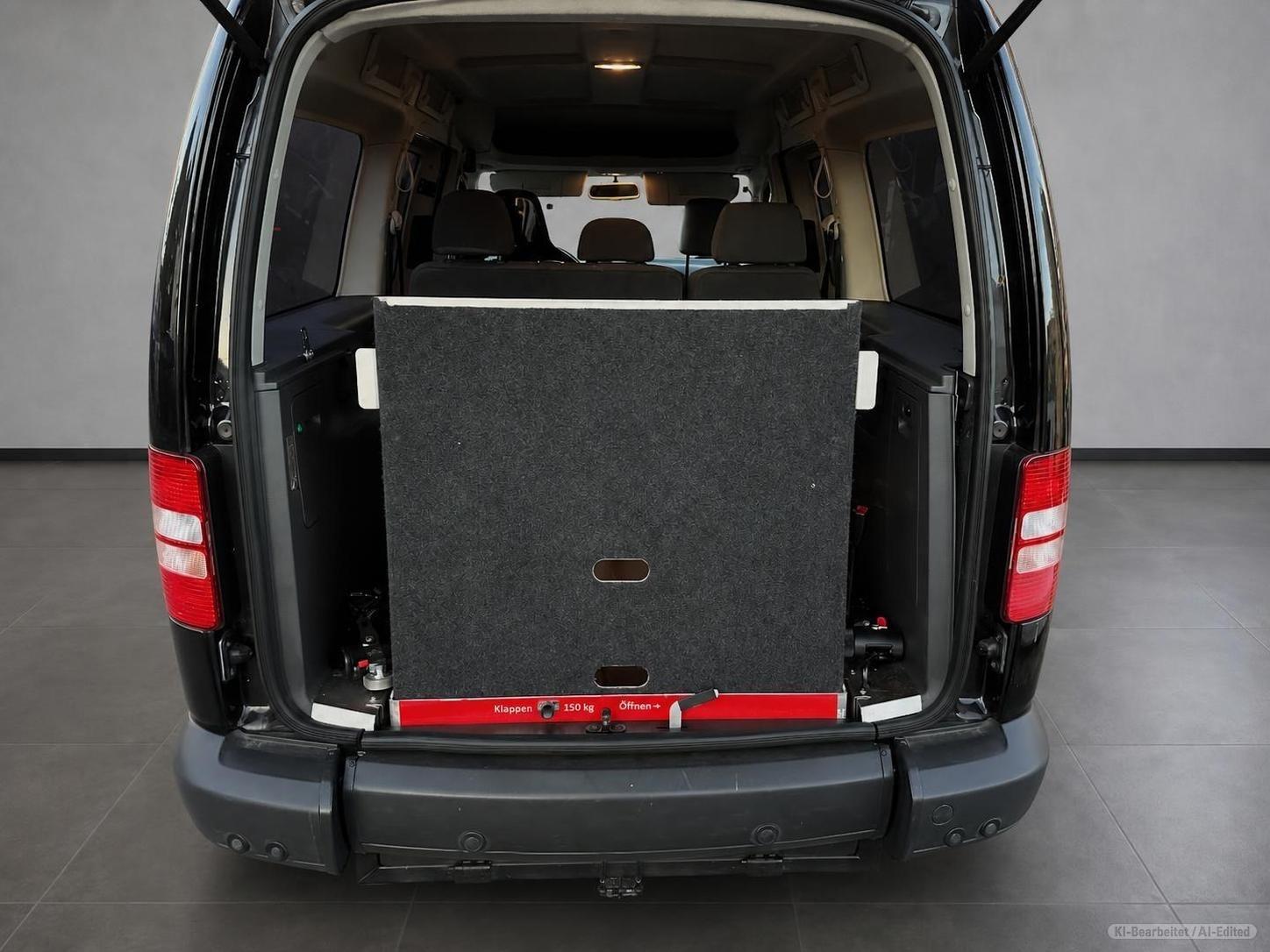 Volkswagen Caddy Maxi behindertengerecht / Rampe