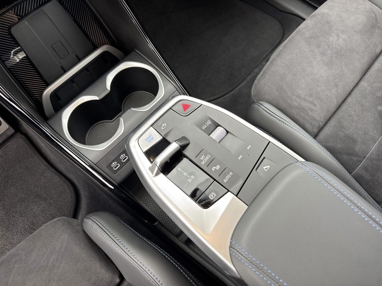 BMW iX2 - Bild 11