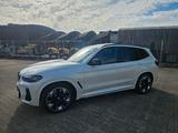 BMW ix3 - weiße BMW iX3