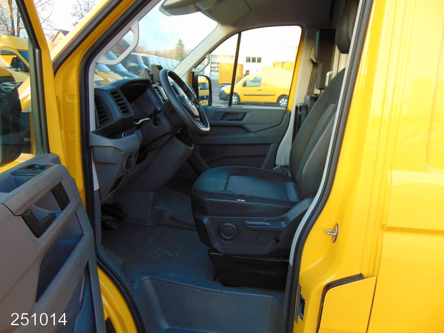 Volkswagen Crafter 35 2.0 TDI 140ch - Porte de communication intérieure - Clim - Régulateur - Camera