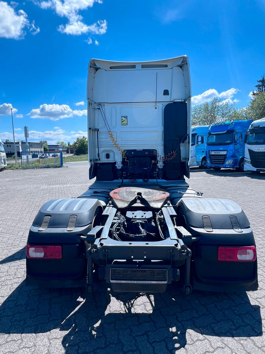 Fahrzeugabbildung DAF XF 480 FT, Low Deck