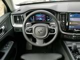 Volvo XC60 B4 D 2WD Plus Dark, 360° Kam. uvm. - Volvo XC60: 4.4