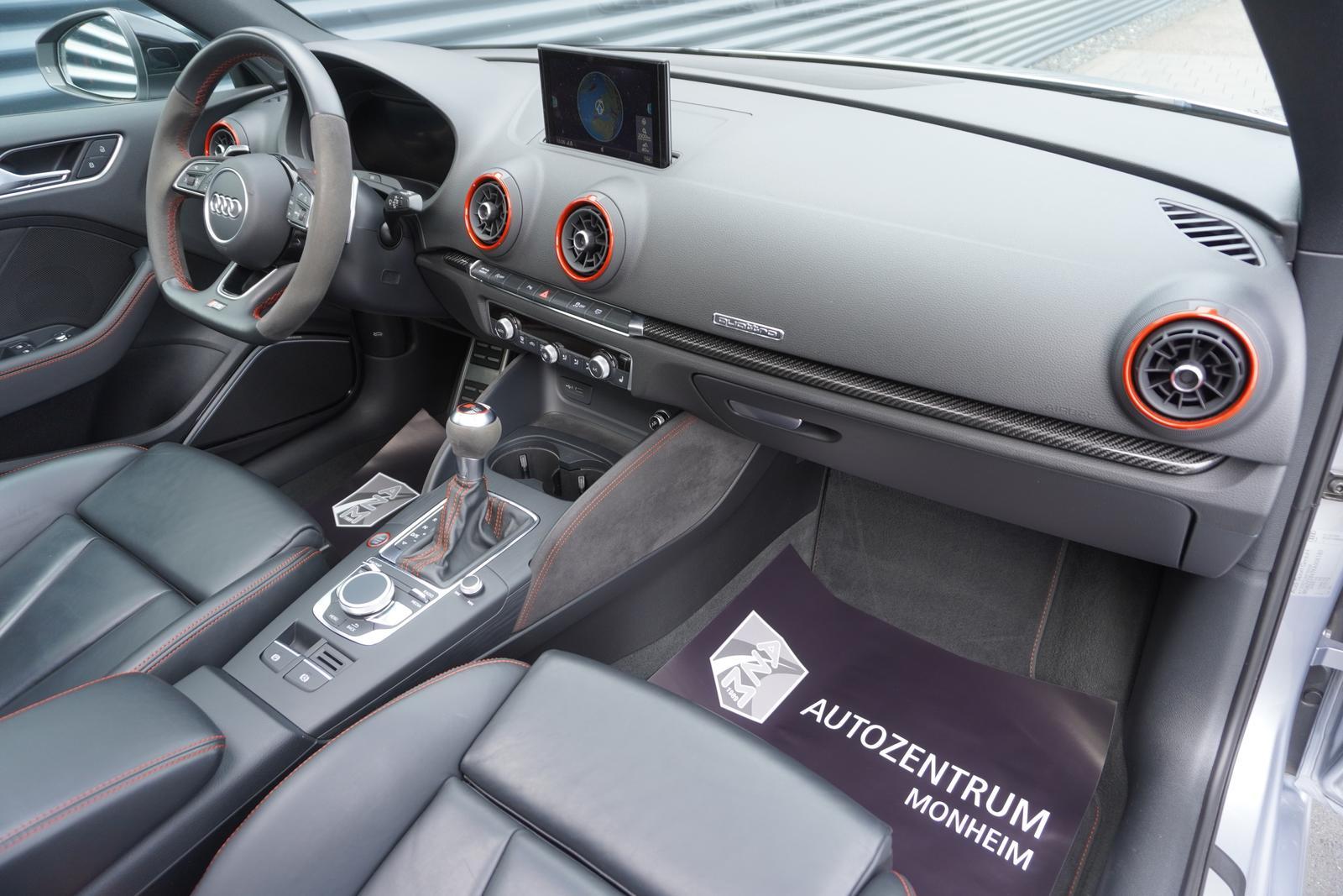 Audi RS3 QUATTRO|SPORTBACK|RS-SITZE|PANORAMA|MATRIX