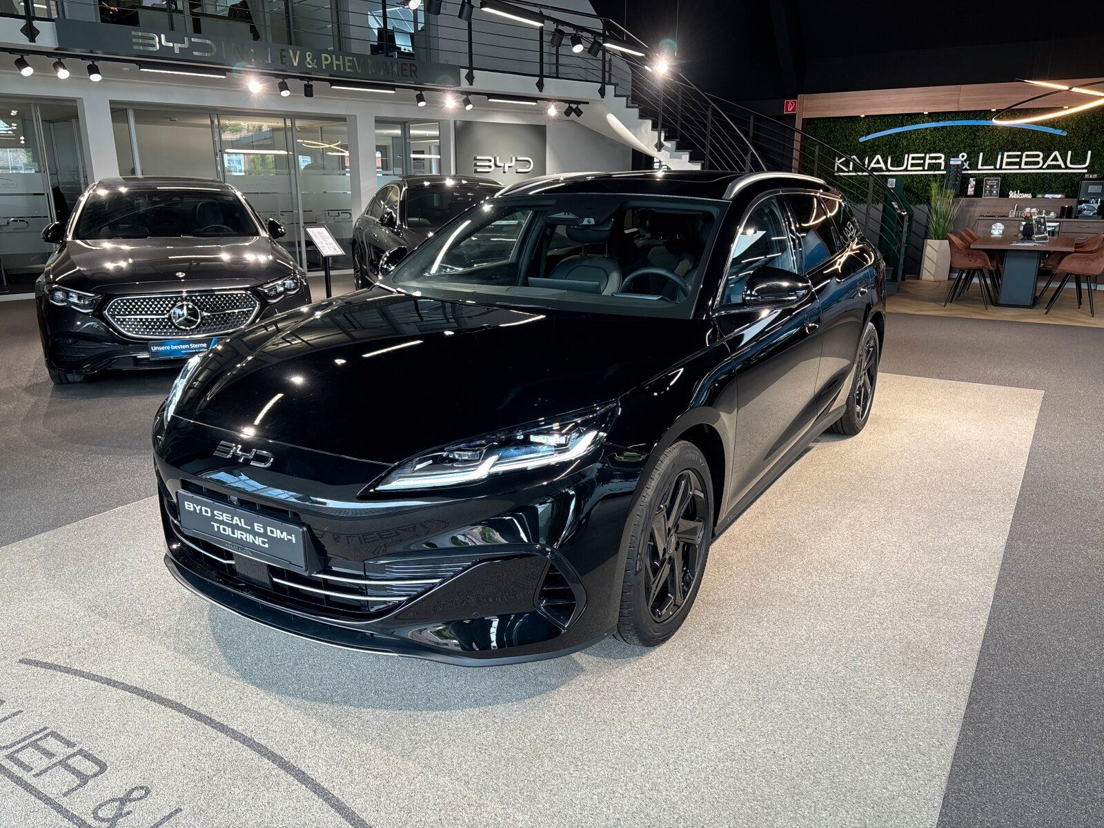 BYD SEAL 6