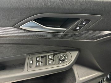 Volkswagen Golf VIII Variant 1.5 eTSI R-Line AHK*Pano*LED