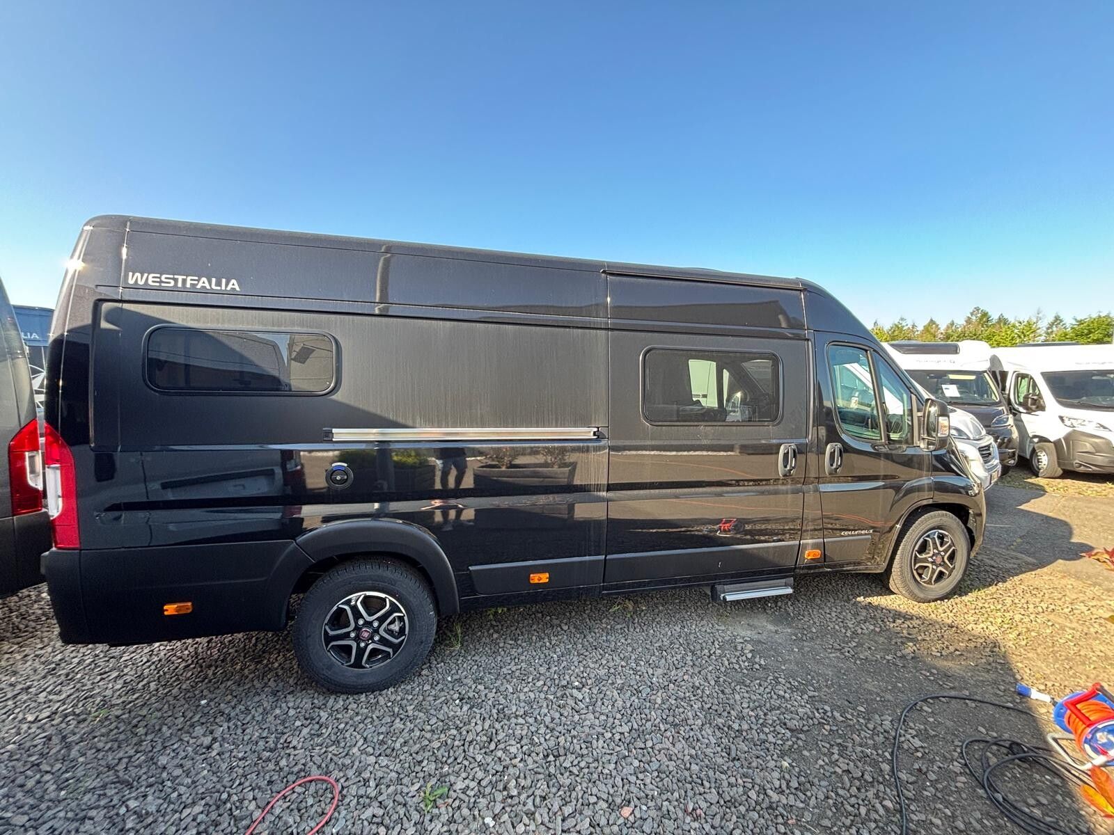 Fahrzeugabbildung Westfalia Columbus 640 E 180 PS Automatik 4.25 t Skyview