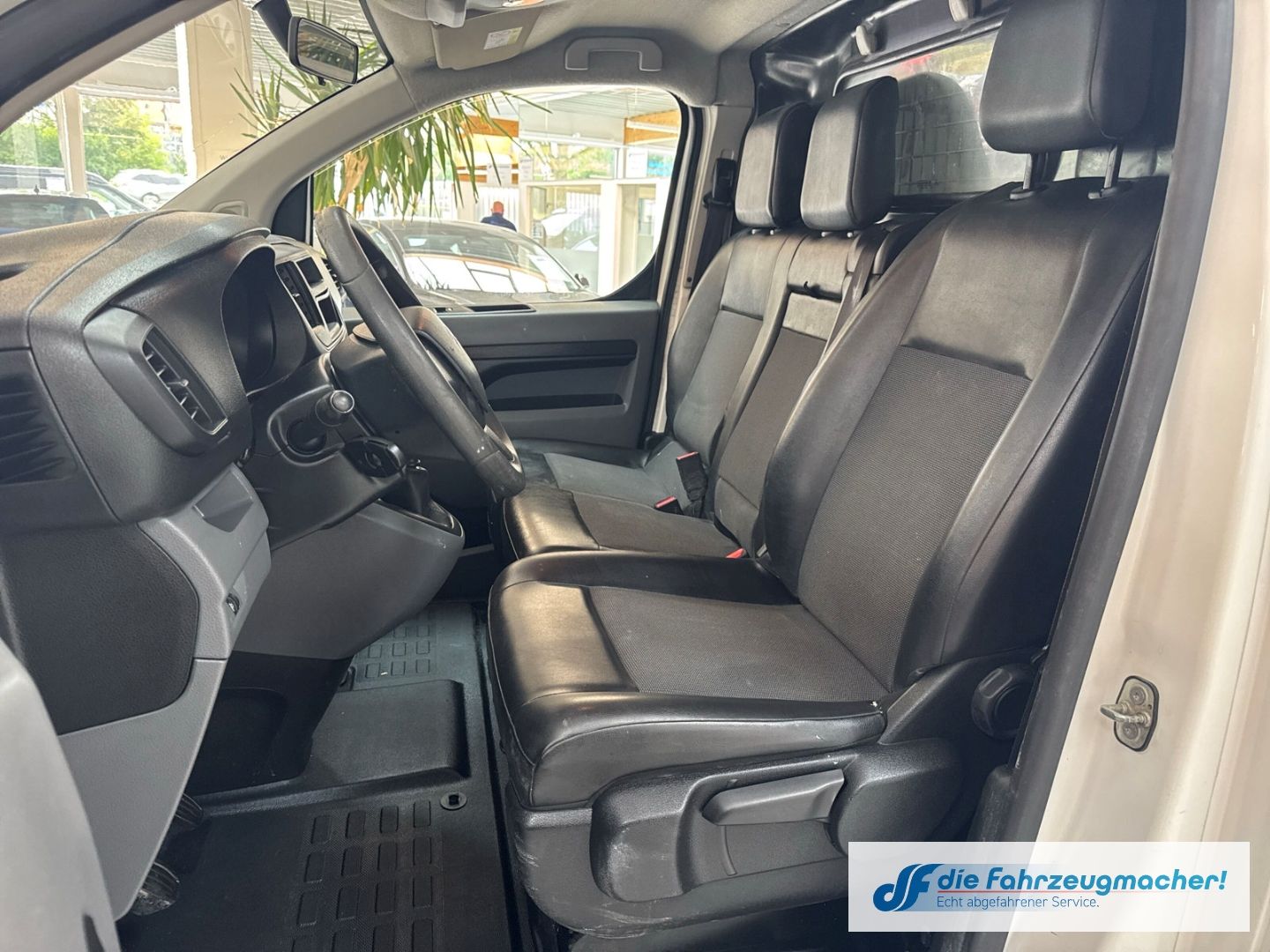 Fahrzeugabbildung Citroën Jumpy Kasten Profi XS 1.6 BlueHDi 115 FAP *EXPOR