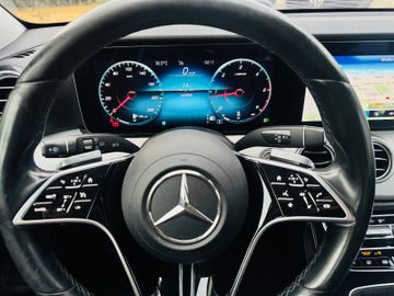 Mercedes E 220 - 4