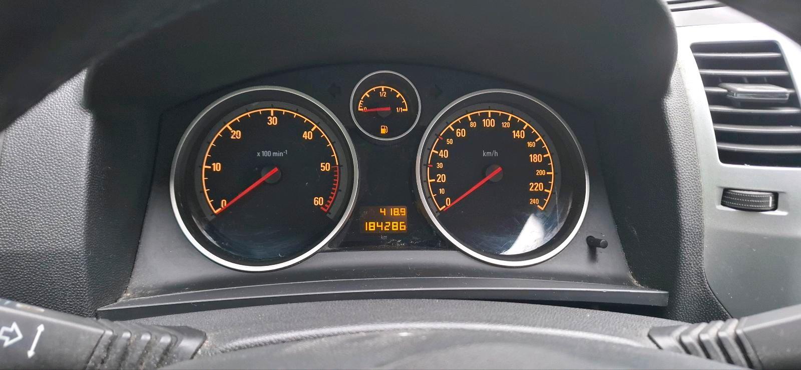 Opel Zafira 2009 — photo 12