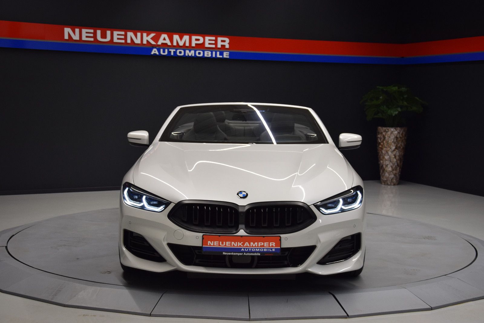 Fahrzeugabbildung BMW 840i M Sport Pro Cabrio HuD Sitzlklima Laser B&W