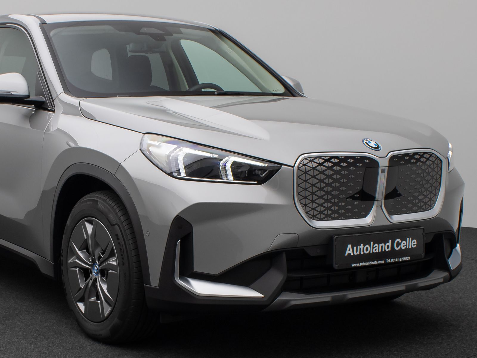 Fahrzeugabbildung BMW iX1 eD20 Kamera DAB Fernlichtassis Komfort Sport