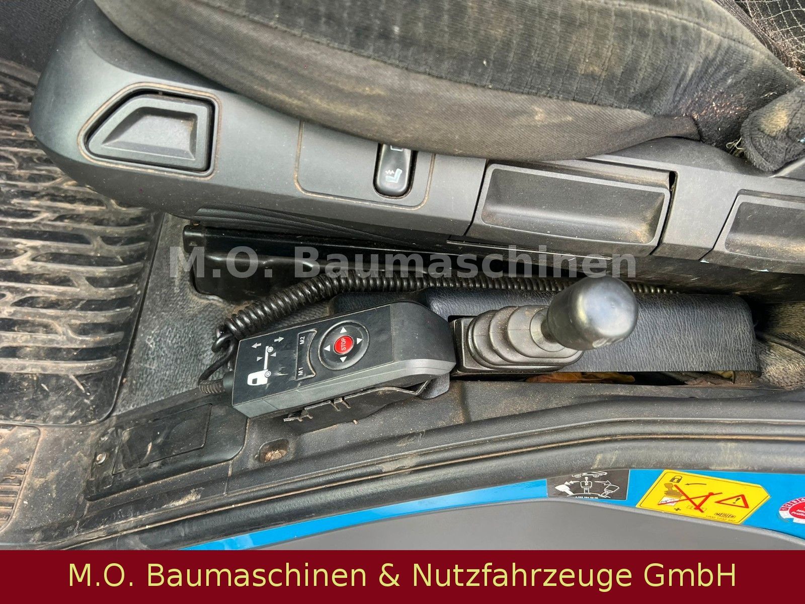 Fahrzeugabbildung Mercedes-Benz Arocs 2158 / Palfinger PK 14002