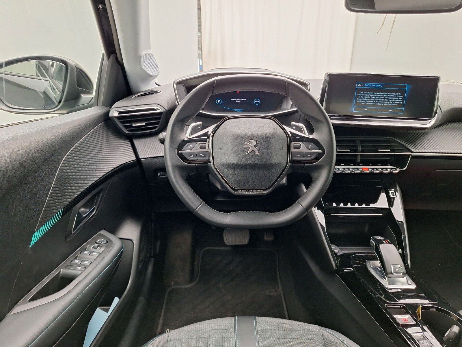 Fahrzeugabbildung Peugeot 208 Allure 1.2T LED/NAVI/PDC/R´CAM/VIRTUAL/TEMPO