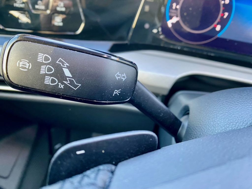 Fahrzeugabbildung Volkswagen Golf Variant 1.5 DSG Life AAC LED SHZ CARPLAY