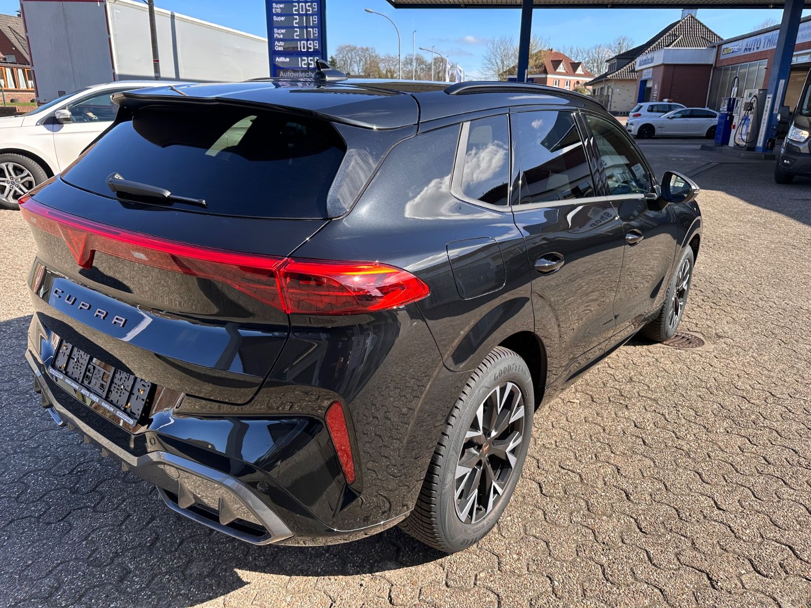 Fahrzeugabbildung CUPRA Terramar 1.5 eTSI DSG AHK/Navi/ACC/LED/SHZG/GJR